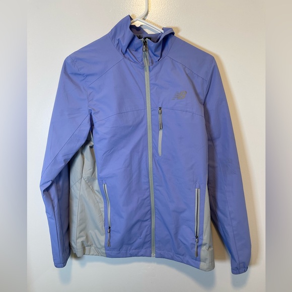New Balance Jackets & Blazers - New Balance light weight full zip jacket‎ women's size medium